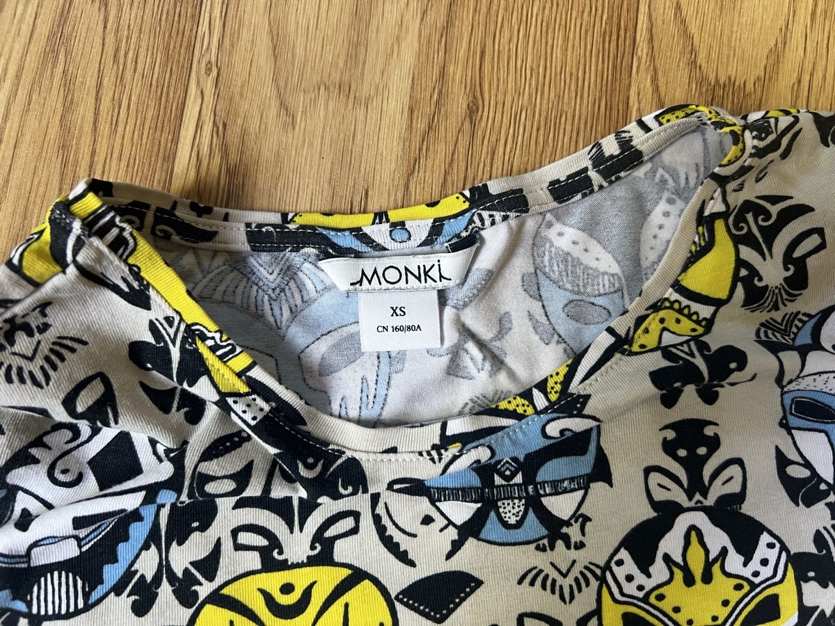 Monki T-shirt: Cooles Crop shirt von Monki – Nuovo (secondo la descrizione) da Zürich venduto da len_2rmp 1