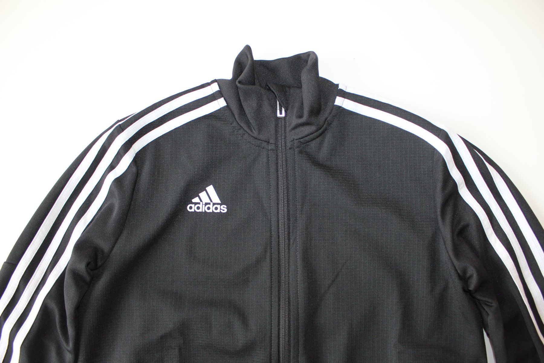 Adidas Giacche & Cappotti: Veste Adidas noire taille env. 158 – Usato da Peseux venduto da Gilloss 1