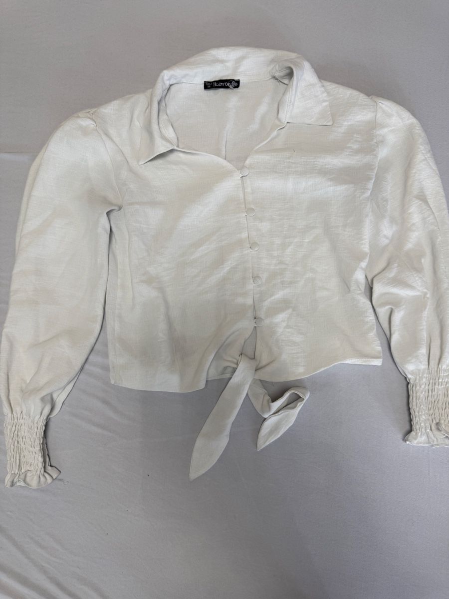 Blusen: WEISSE WICKELBLUSE MIT BINDEBAND – Gebraucht aus Winterthur von fij_f65r 2