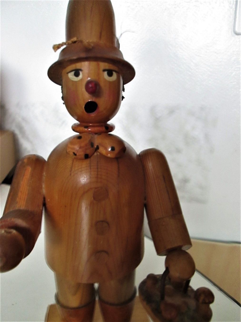 Figurines: Kleiner Holzmann. Räucherstäbchenhalter – D'occasion à Sementina par babucia 1