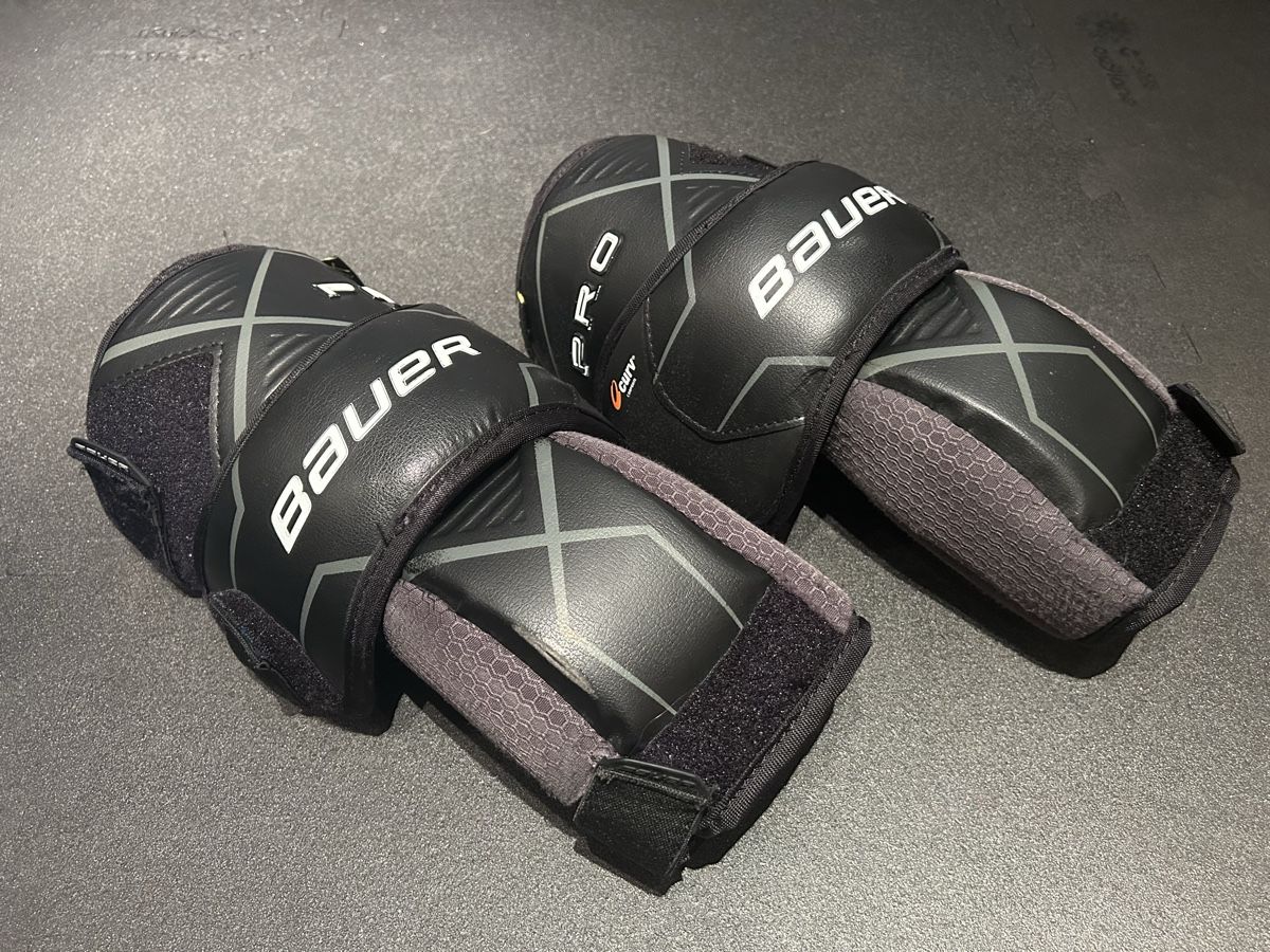 Bauer Schutz & Schoner: Bauer PRO Goalie Knieschoner Intermediate (INT) – Gebraucht aus Neuheim von 11butzero