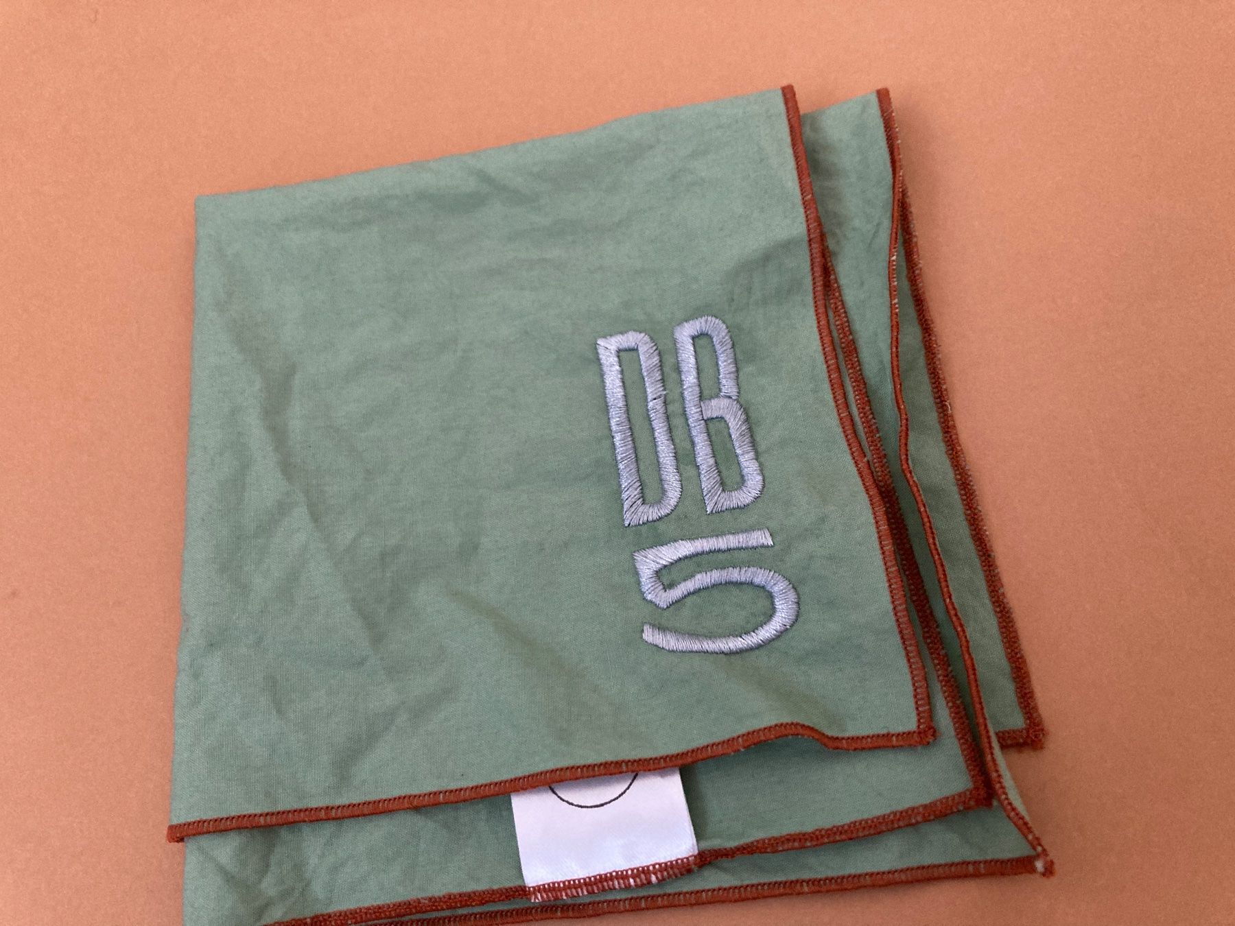 Cravatte: Pochette Aston Martin DB5 – Nuovo (secondo la descrizione) da Paudex venduto da micinque 1