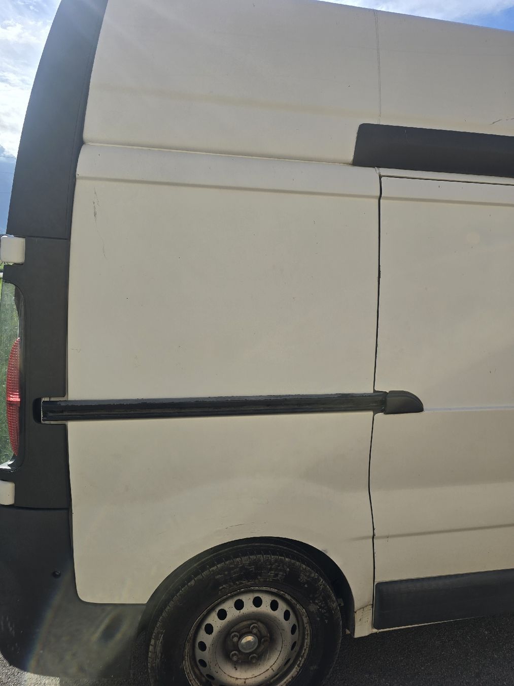 Veicoli commerciali: opel Vivaro 1.9 ab MFK – Usato da Monthey venduto da Emil_auto 8