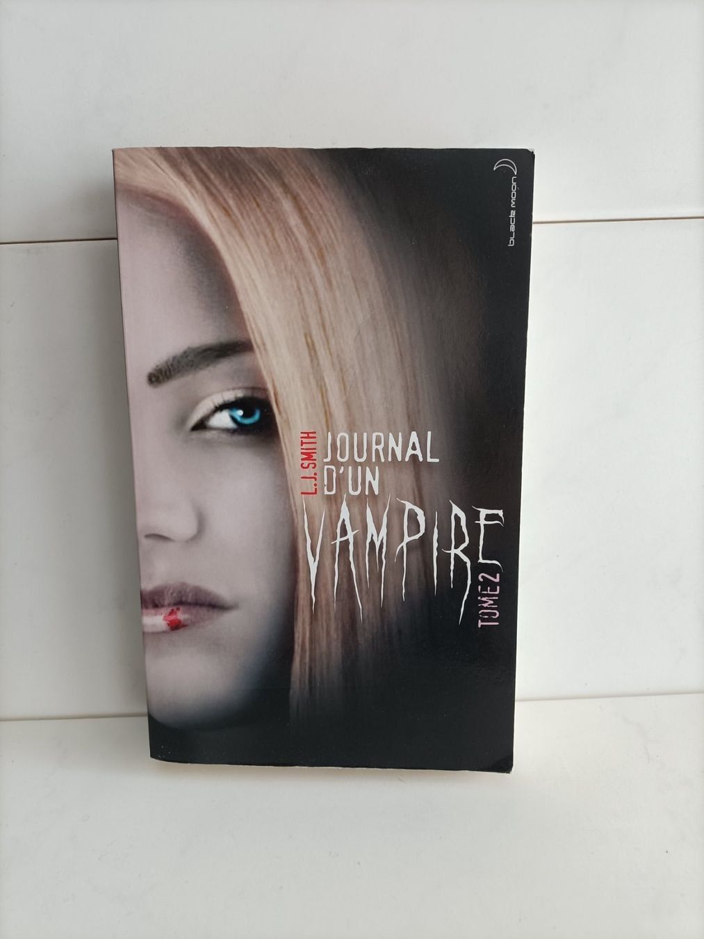 Libri: Journal d’un vampire -2- / L. J. Smith / Hachette 2009 – Usato da crans montana venduto da AB3963