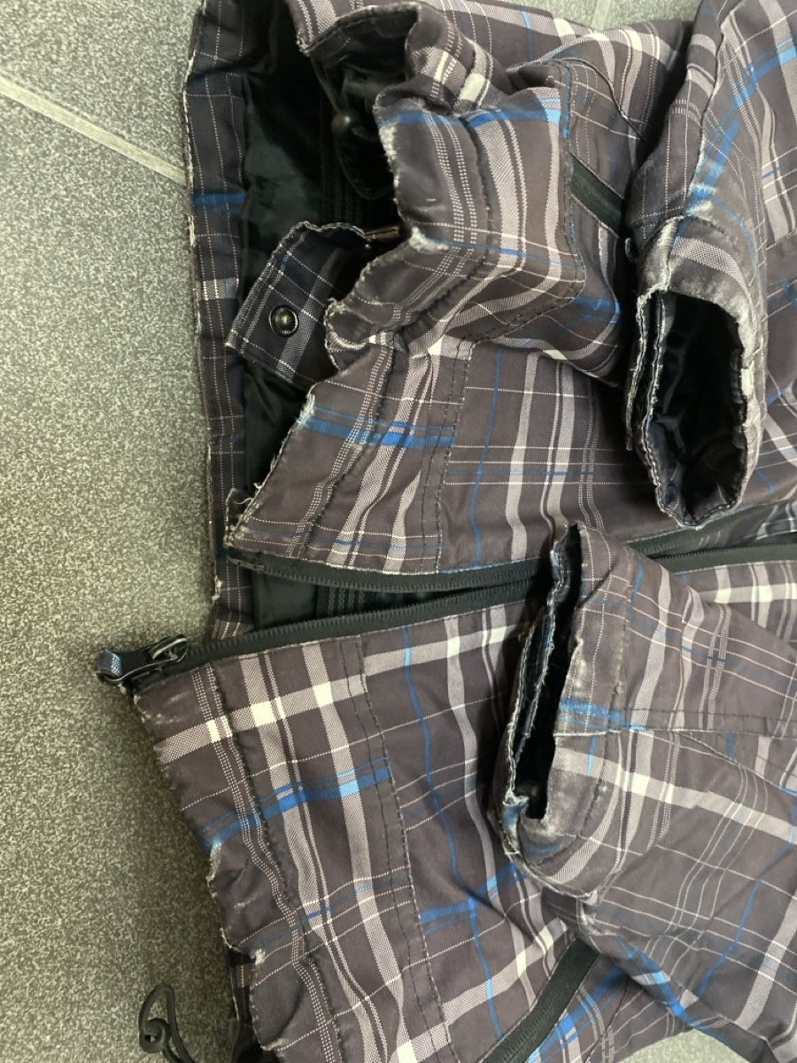 Jacken: Skijacke Grösse 128 – Gebraucht aus Wettingen von vpr_9gz6 1