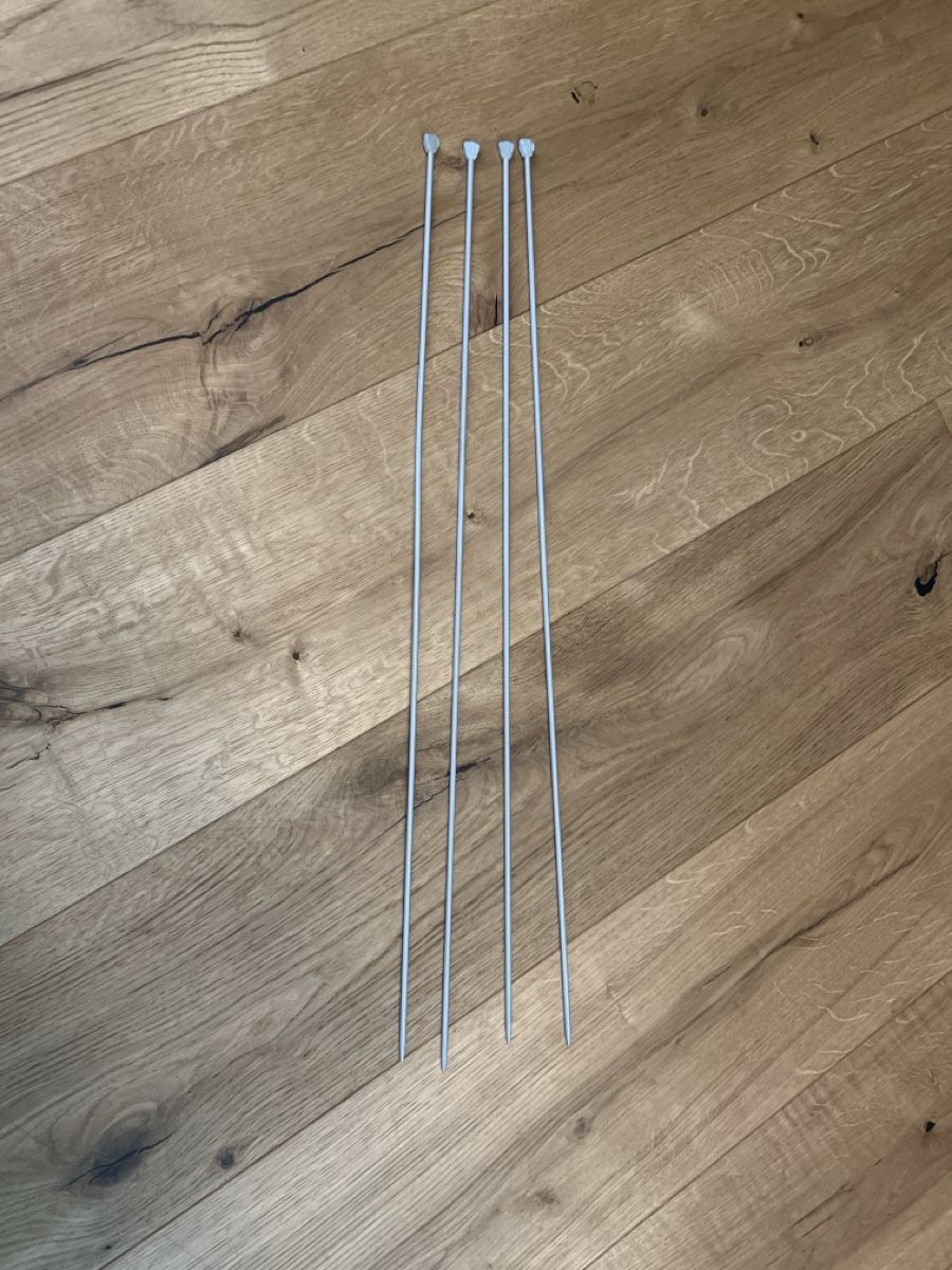Ferri: 4 Stück Stricknadeln Nr. 4 60cm – Usato da St. Antoni venduto da naefp