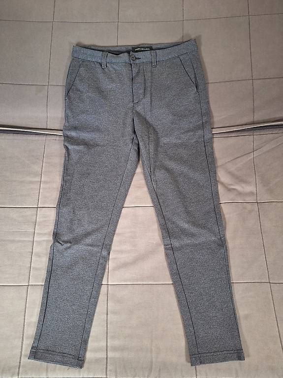Pantaloni: Grey SMOG trousers – Usato da Kriens venduto da Jeremyt05