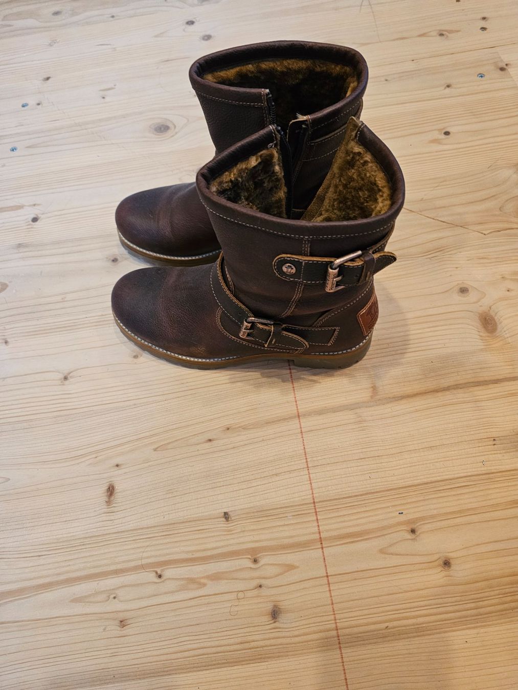 Damenschuhe: Damenboots, Größe 39, neuwertig – Gebraucht aus Kirchdorf BE von aegeri00 2