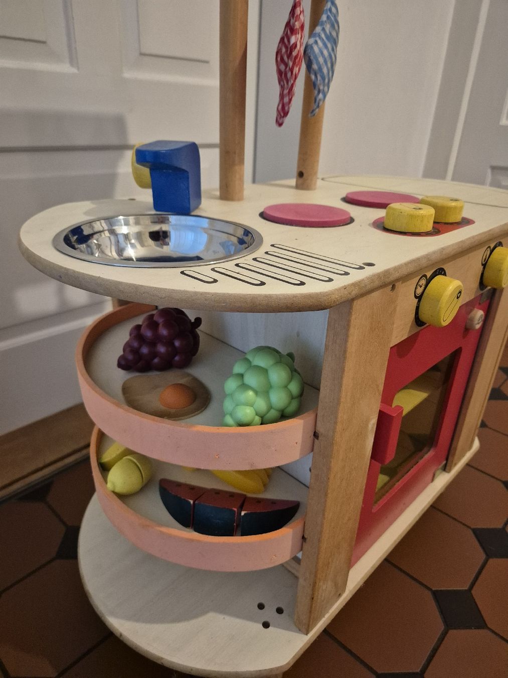 Giocattoli: Gebrauchte Kinderspielküche aus Holz – Usato da Oftringen venduto da Xxxmcsxxx 1