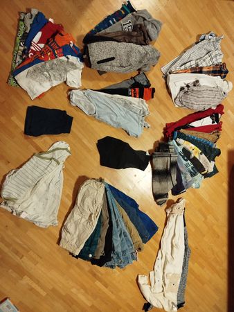 grosses Kleiderpacket in Grösse 80 für Jungs 