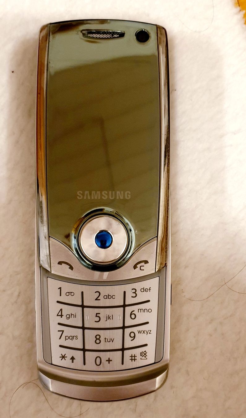 Telefoni cellulari / Smartphones: SAMSUNG HANDY – Nuovo e nell'imballaggio originale da Thun venduto da Vecgou 1