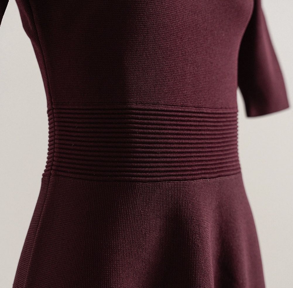 Ted Baker Kleider: Ted Baker Strickkleid Größe 3 Burgunderrot Halbarm – Neu und originalverpackt aus Veyras von ValClasse 3