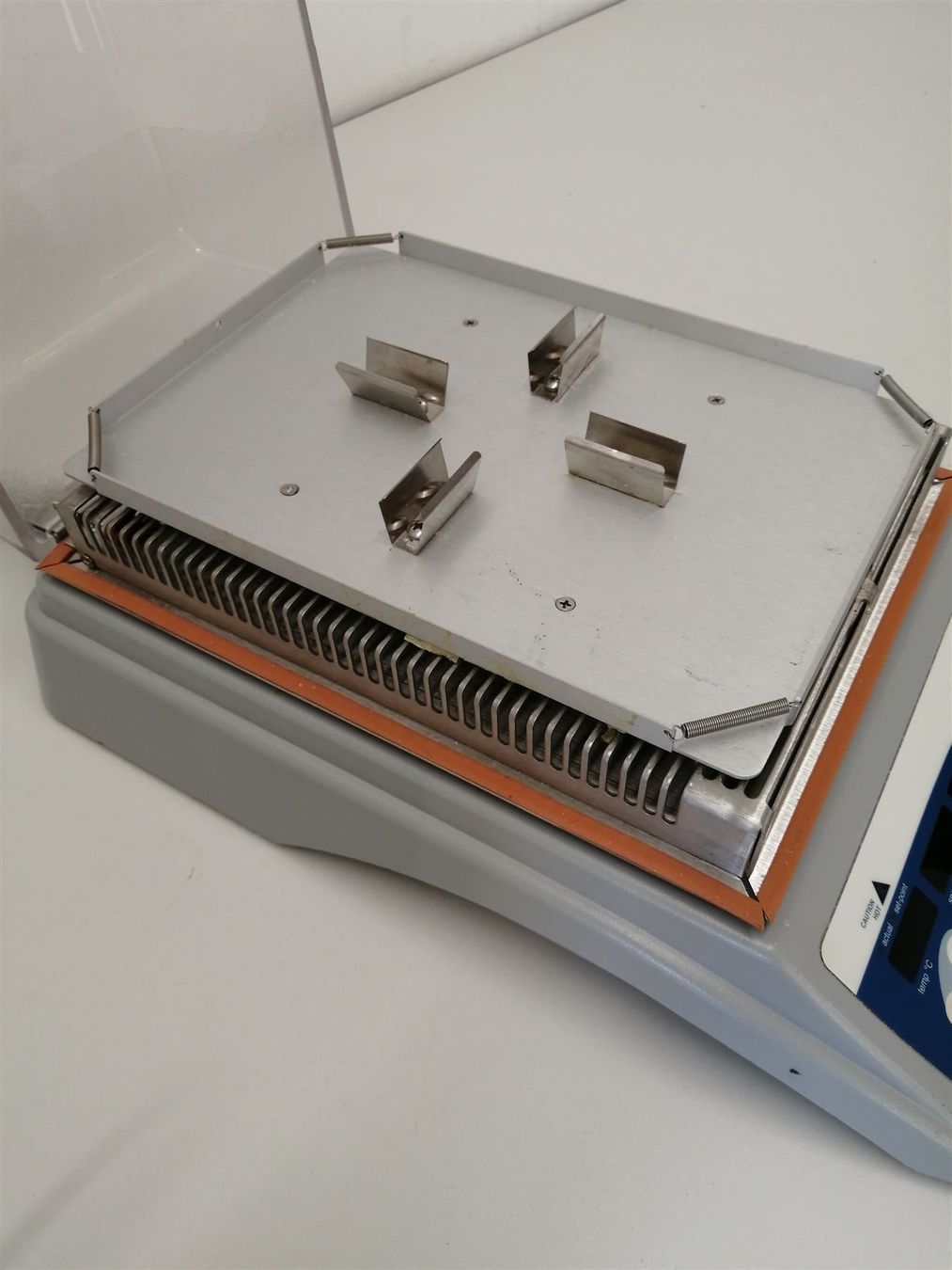 Accessori da laboratorio: VWR incubating  Microplate Shaker – Usato da Niederdorf venduto da LeptonAG_Labor 7