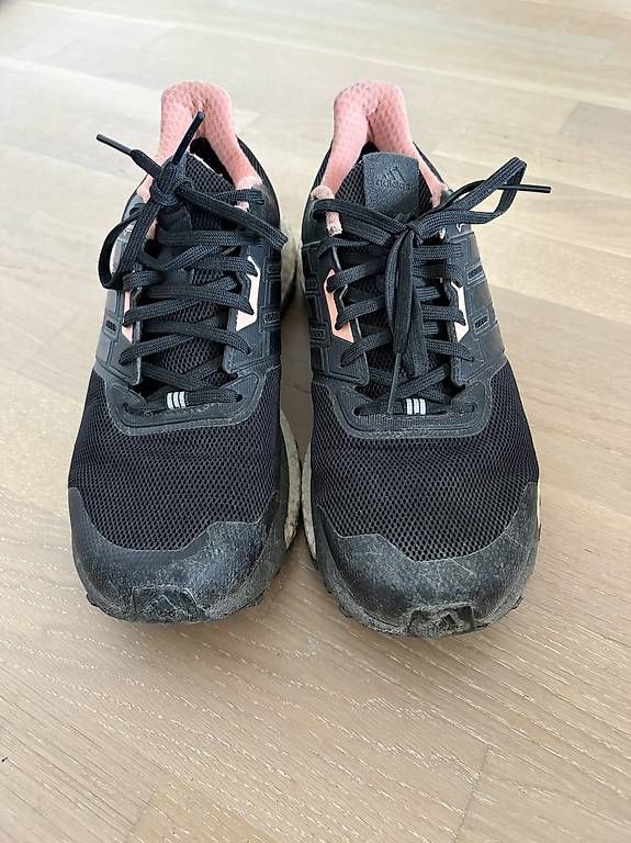 Adidas Scarpe da donna: Adidas Schuhe – Usato da Schüpfen venduto da ani_gj8r 1