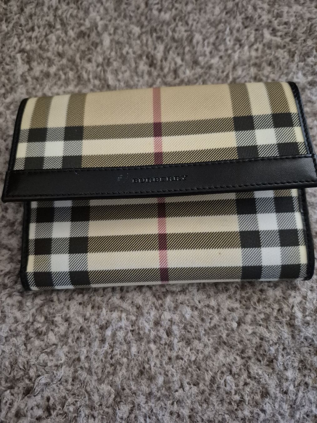 Burberry Portamonete: Portafoglio Burberry,  originale, tenuto bene.  – Usato da Pregassona venduto da mar_gjq7 4