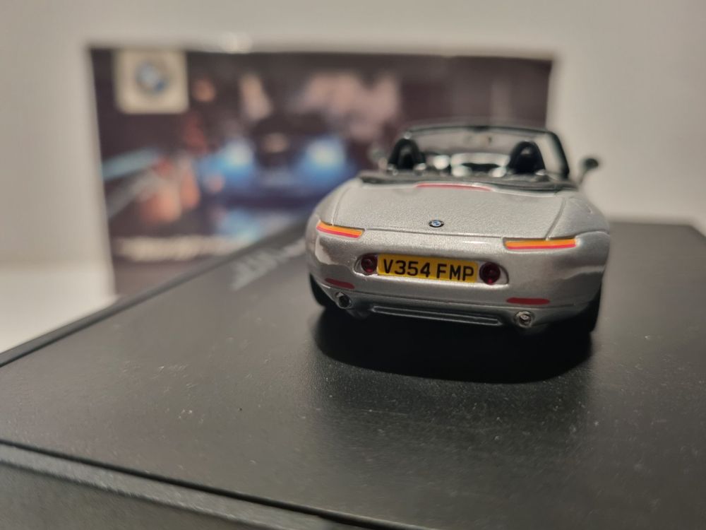 BMW official, 007 Bond Z8 1/43 1999 The World Is Not Enough | Kaufen ...