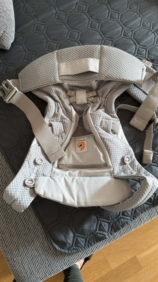 Ergo Baby Bauch- & Rückentragen: Ergobaby – Neu (gemäss Beschreibung) aus Basel von kik_5j96