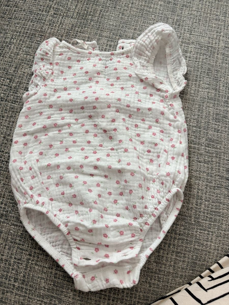 Zara Tute: Body weiss mit Blumenmuster Zara – Usato da Münchenstein venduto da Miresolese