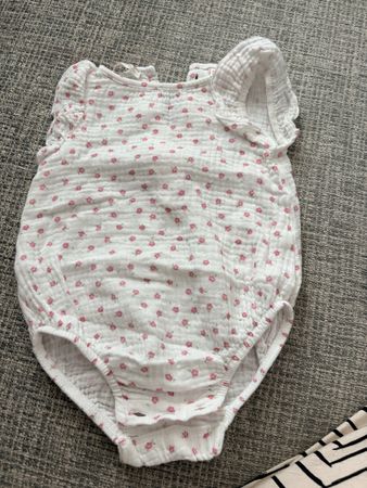 Body weiss mit Blumenmuster Zara