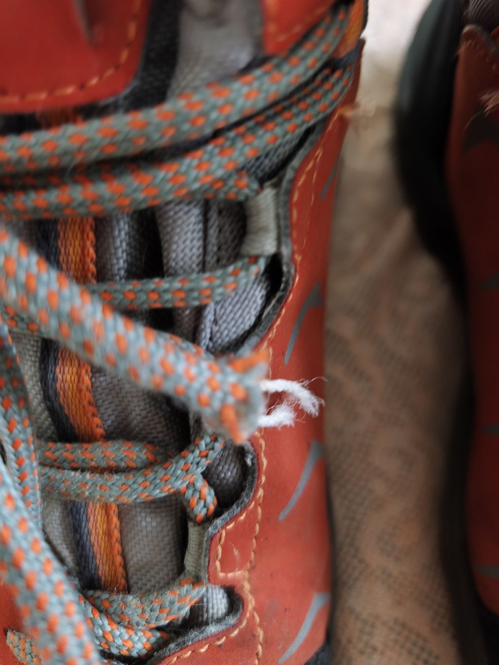Lowa Scarpe da uomo: Lowa Wanderschuhe gr. 35 – Usato da Muttenz venduto da Hermesvonthan 2