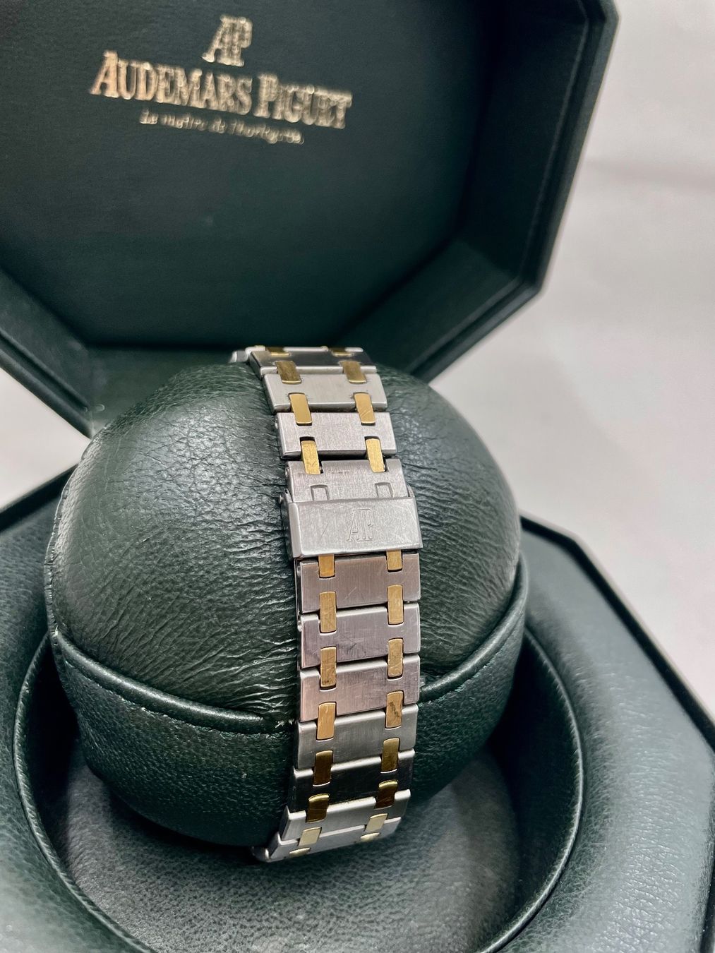 Audemars Piguet Orologi: Audemars Piguet Royal Oak Jumbo – Usato da Zürich venduto da Centralwatches 4