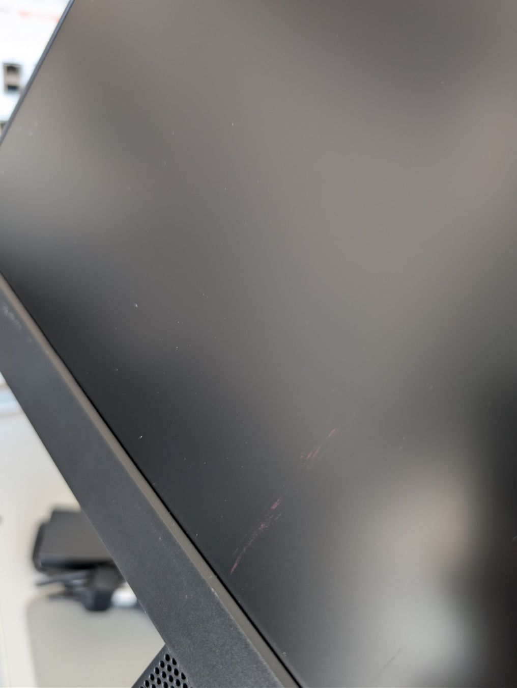 Lenovo Monitor: Lenovo ThinkCentre TIO24 (Gen4) – Usato da Dietlikon venduto da ComdatAG 6