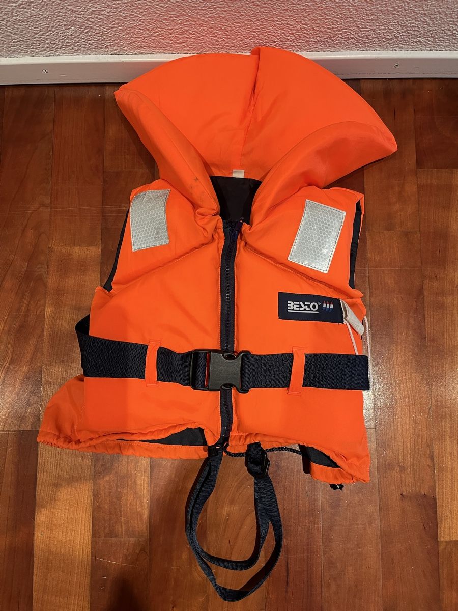 Schwimmwesten: Schwimmweste Kinder – Gebraucht aus Zug von Haegito