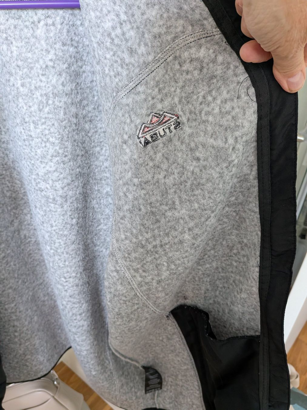 Giacche: 3XL hellgrau melierte Strickjacke mit Reissverschlüssen – Usato da St. Gallen venduto da Bisaknosp 4