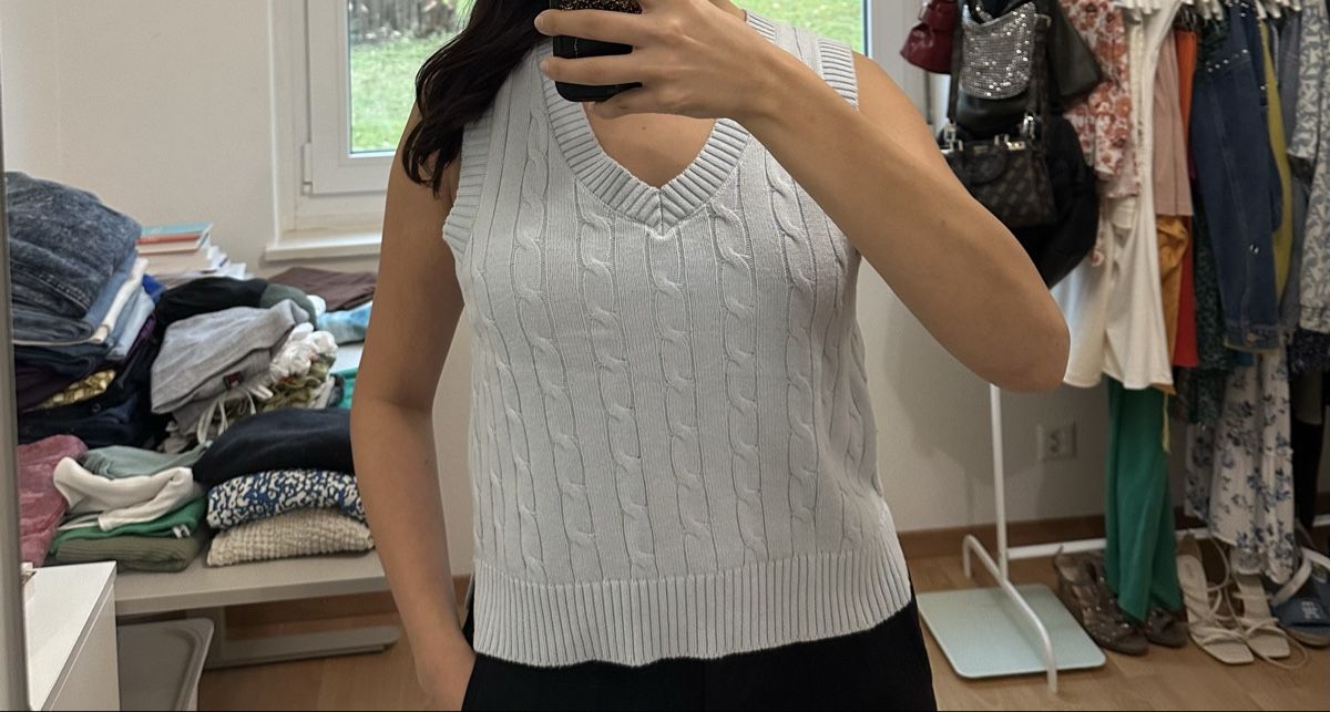Monki Tops: Top – Gebraucht aus Volketswil von hal_65hj