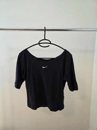 Schwarzes T-Shirt Nike