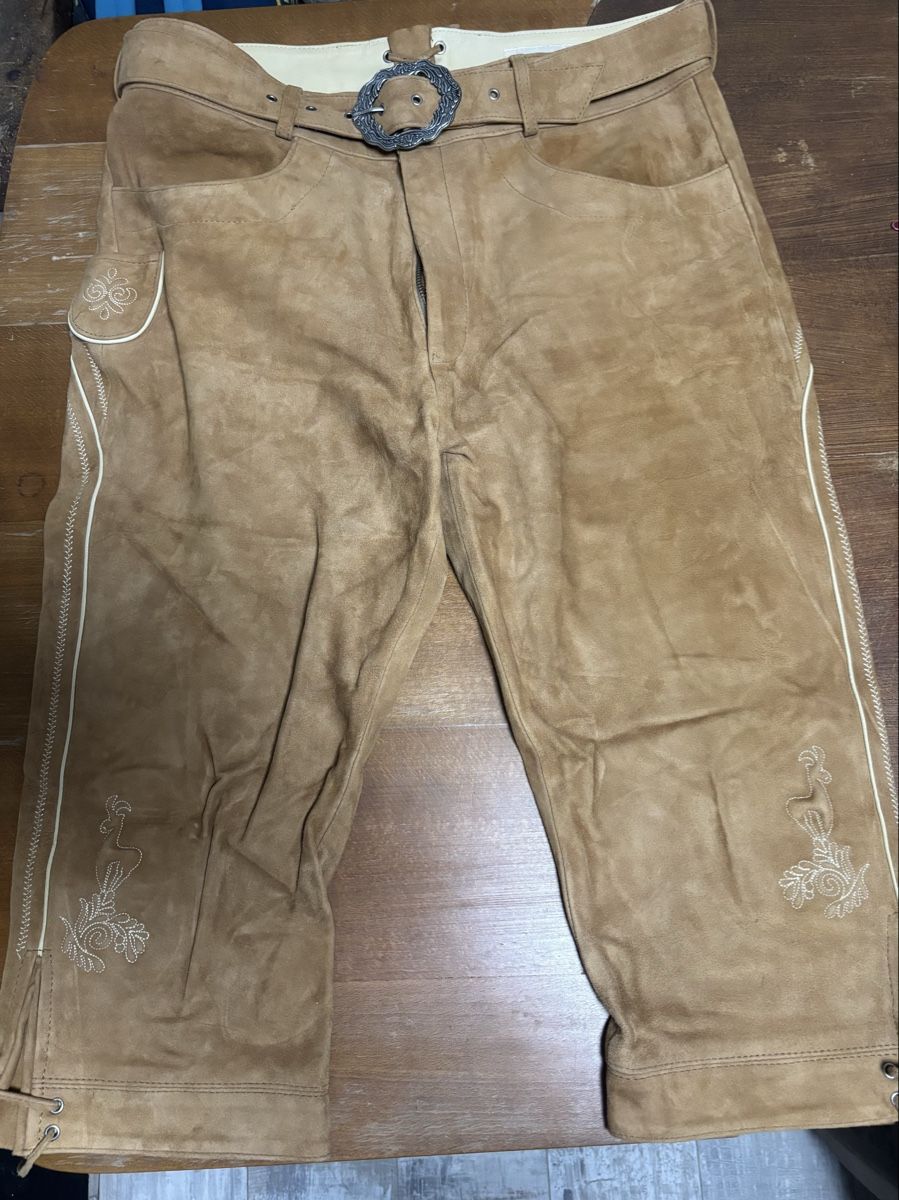 Lots de vêtements: 2 completi donna e 1 completo uomo tirolese – D'occasion à Giubiasco par cri_mzc6 7