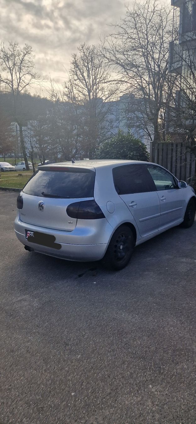 VW Automobili: VW Golf GT 5 2007 – Usato da Péry venduto da fla_6k92 4