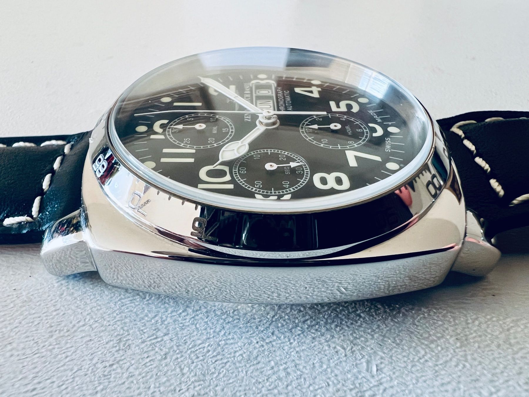 Zeno Orologi: ZENO Cambered Square Pilot Chrono Tachymeter,7750, SRP2010.- – Nuovo e nell'imballaggio originale da Le Mont-sur-Lausanne venduto da LycaGallery 5