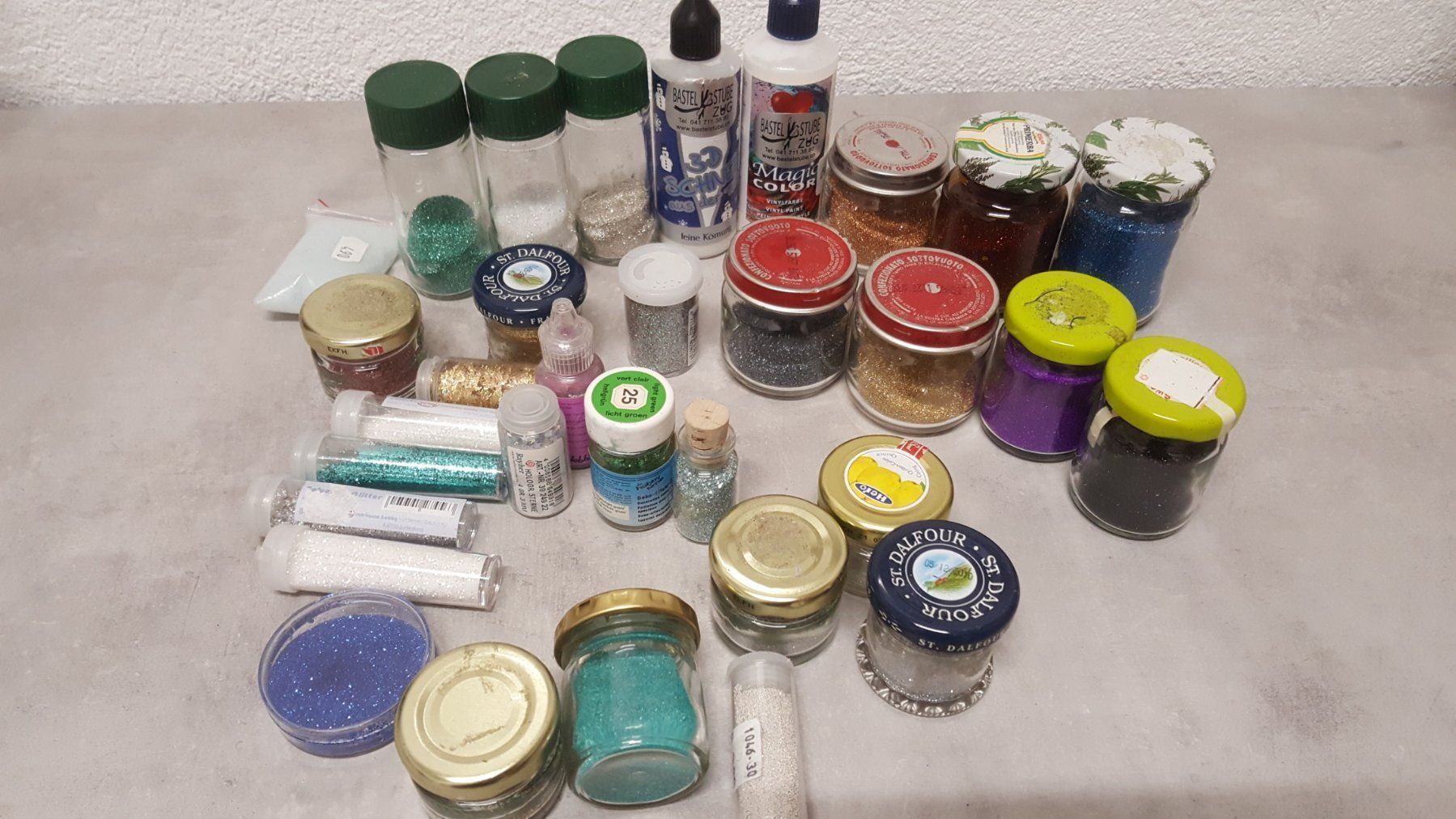 Alle Dekorationen: Streuglitzer diverse – Gebraucht aus Menznau von jrba