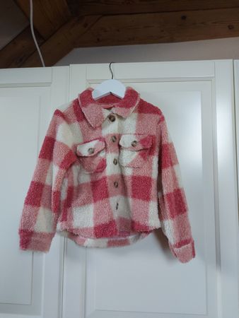 Teddyjacke im Karomuster