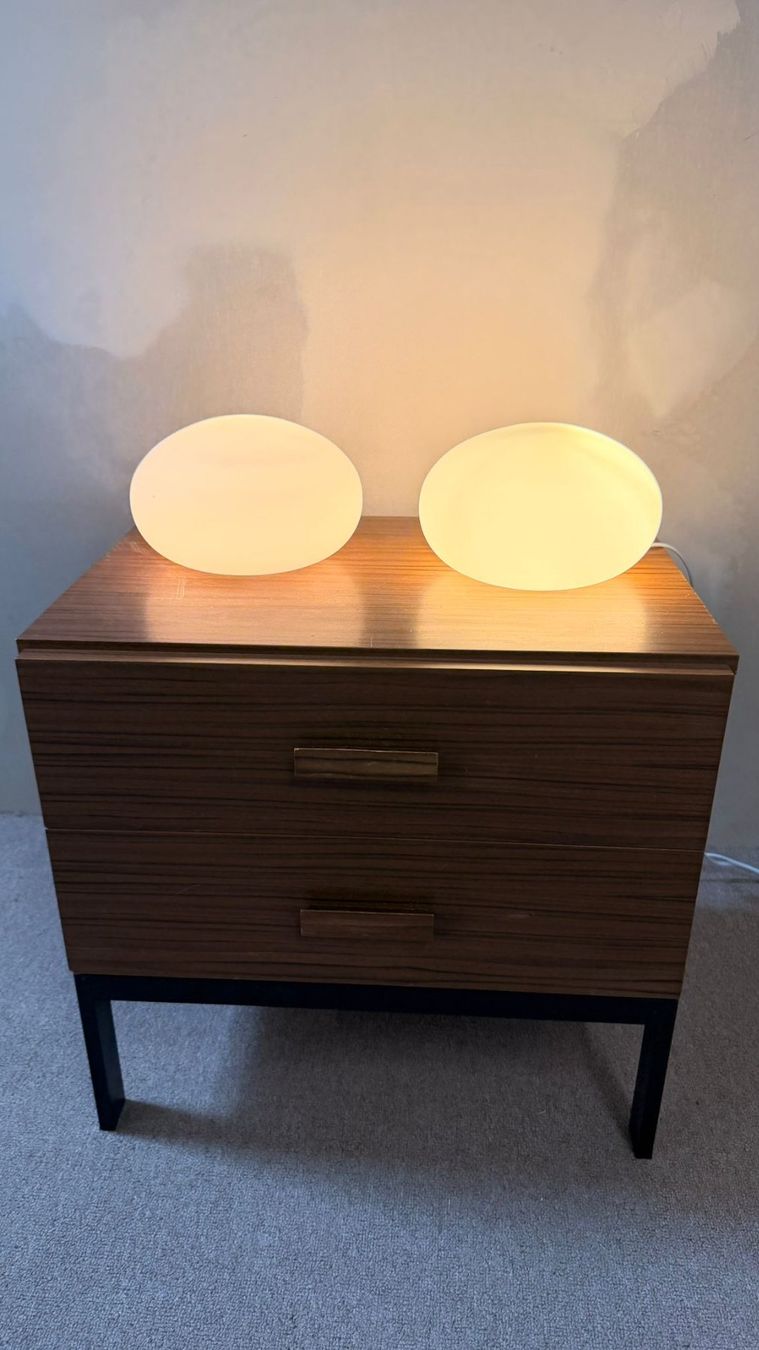 Lampade: Space Age Tischlampe in Kieselsteinform Opalglas, 2x – Usato da Rickenbach ZH venduto da Der-Insider 8