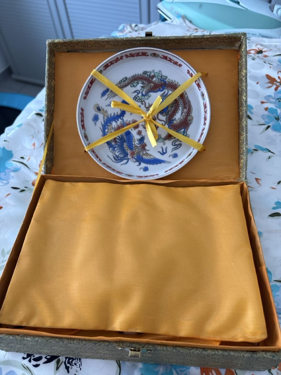Set di piatti: Seltener Asiatischer Tee Set mit Drachenmuster – Nuovo e nell'imballaggio originale da Bellinzona venduto da LuganoBoutique 8