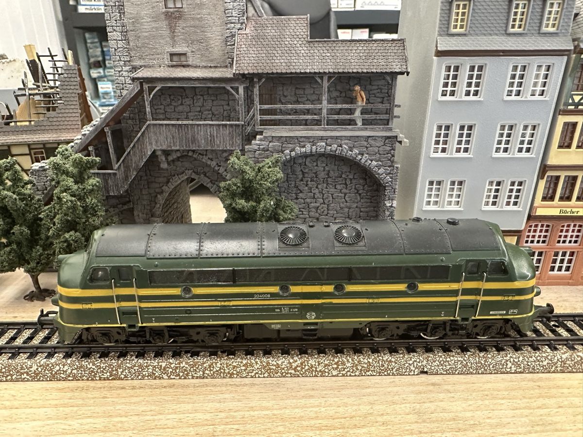 Märklin Modellini di ferrovie: Märklin 3066 SNCB BR 204 – Usato da Lupsingen venduto da New-Haven 1