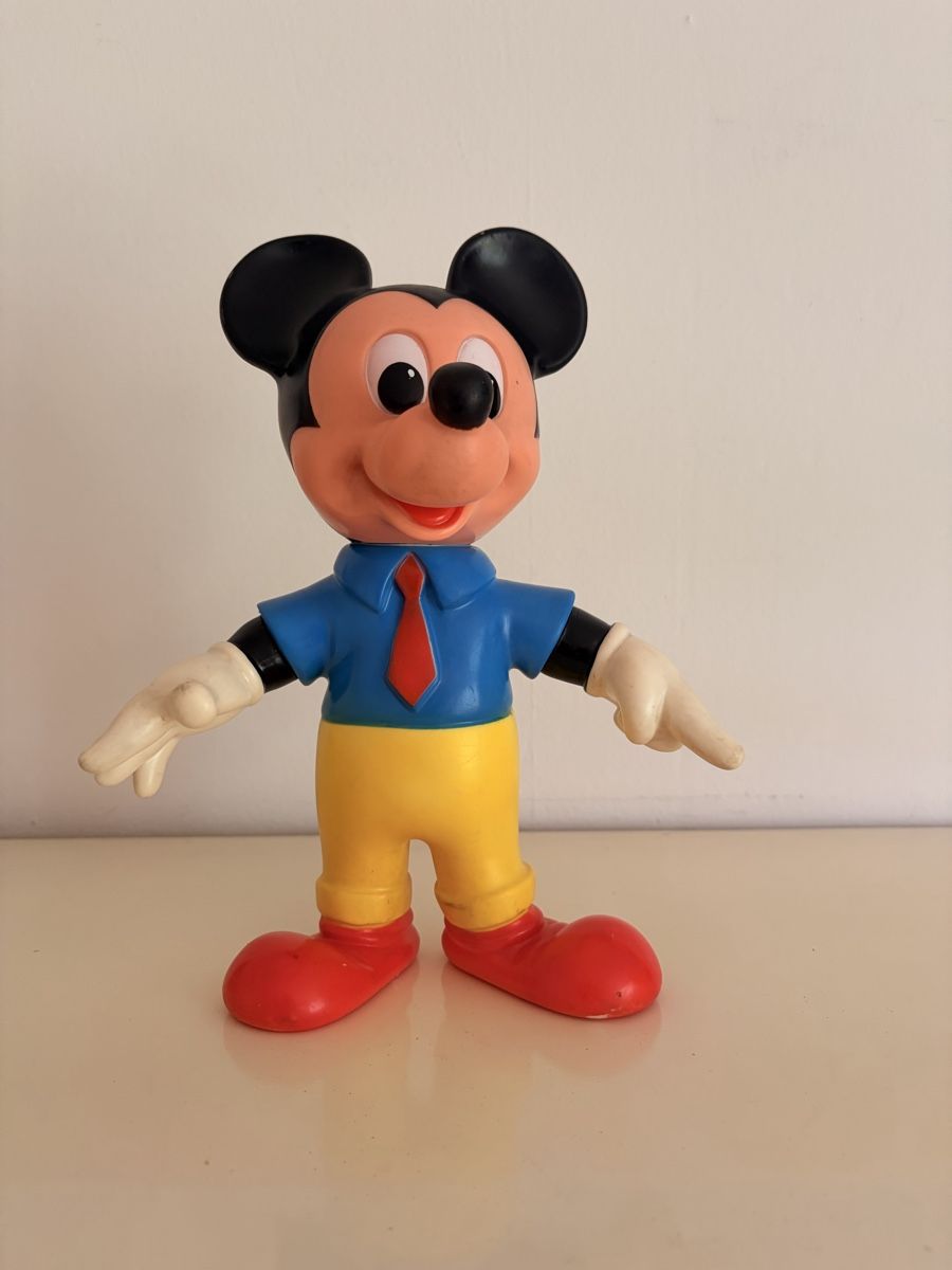 Disney Statuette: Vintage Mickey Mouse Walt Disney Gummifigur – Usato da Wabern venduto da Housi78