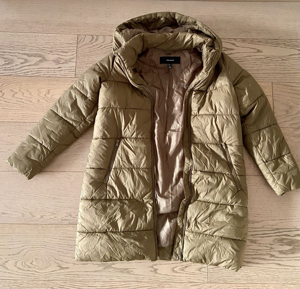 Vero Moda Giacche: Daunenmantel mit Kapuze – Usato da Arbedo venduto da gregmccooper 1