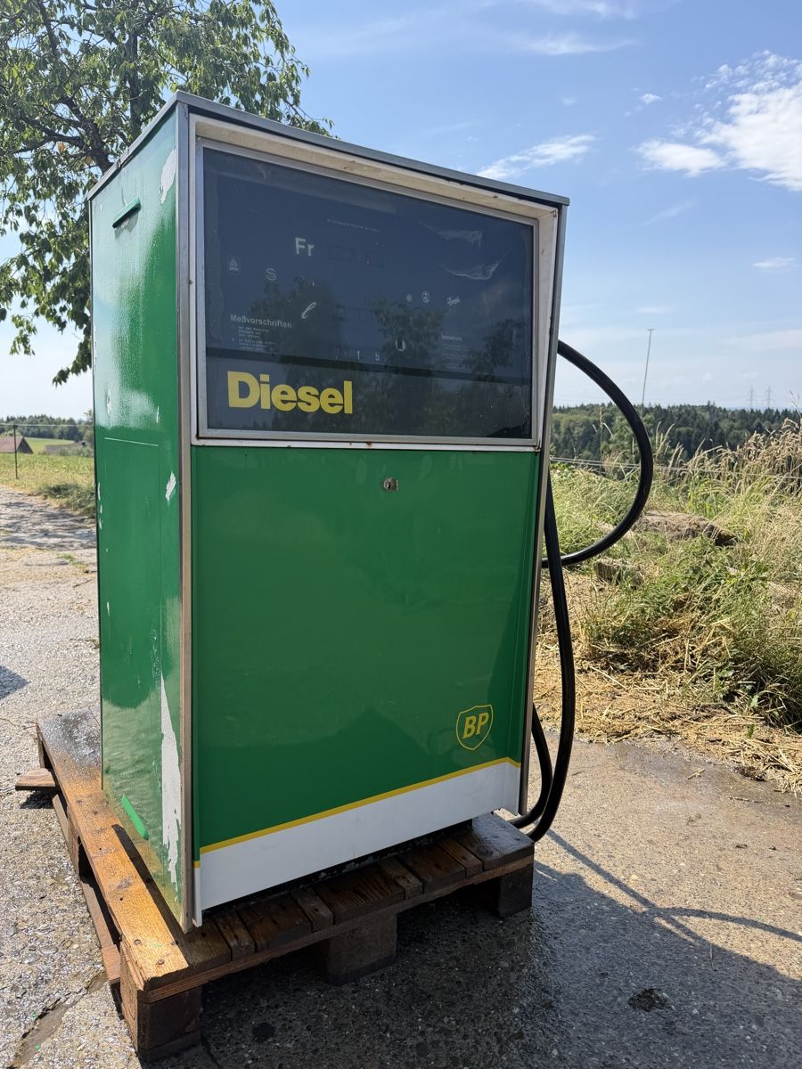 Autres collections & raretés: Diesel Tankstelle – Défectueux à Hittnau par vanderBuen 2