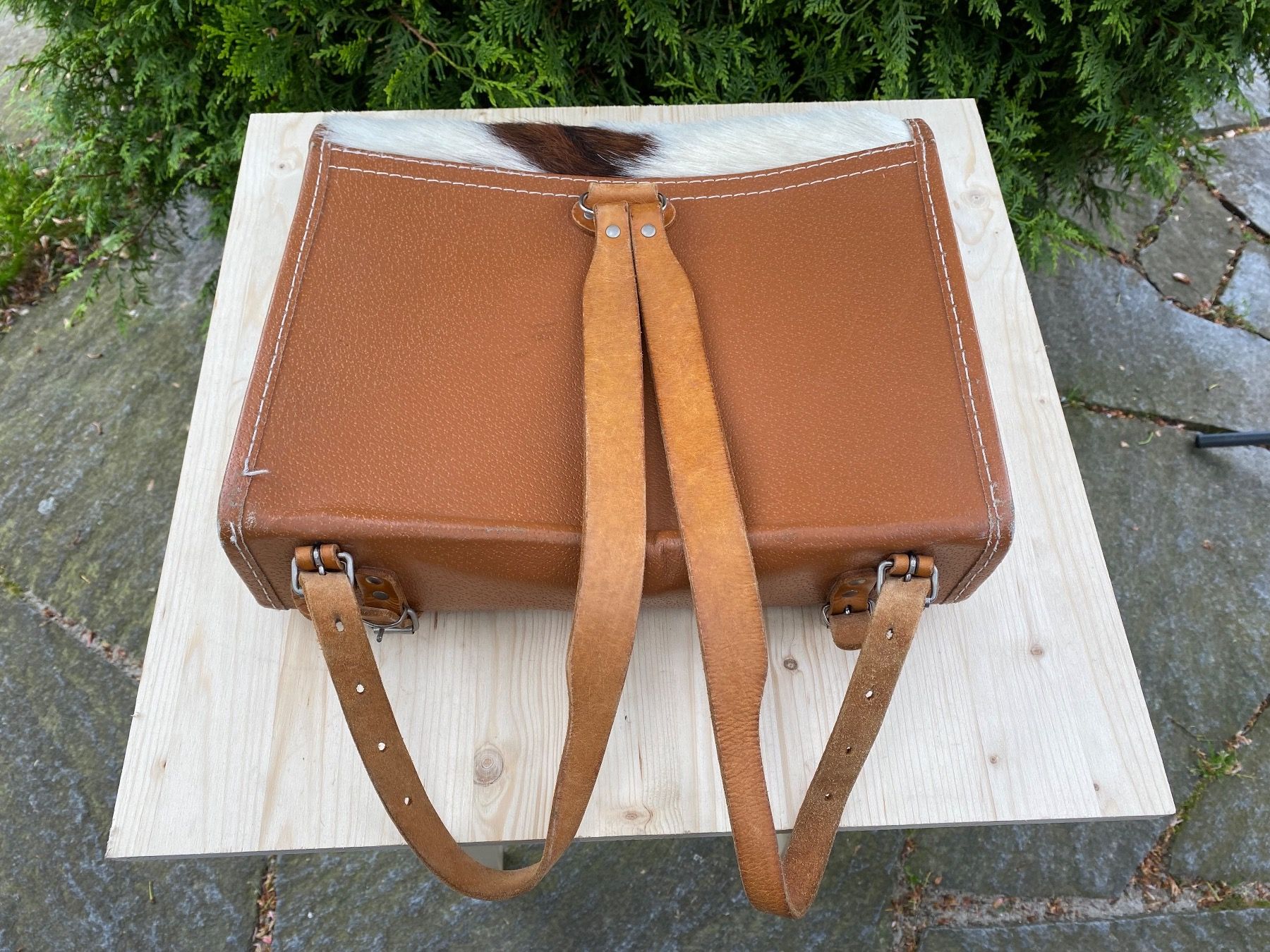 Rucksäcke: schöner Vintage Schulranzen mit Fell – Gebraucht aus Feldbach von Fea1 7