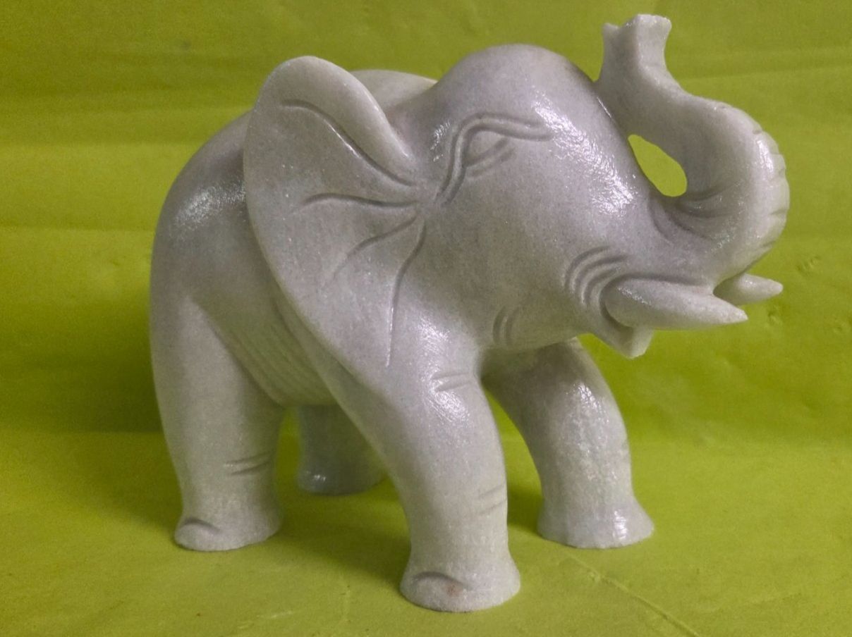Sculture & Statue: Schöner Elefant aus Marmor 15cm – Nuovo (secondo la descrizione) da Roggliswil venduto da Mabelco