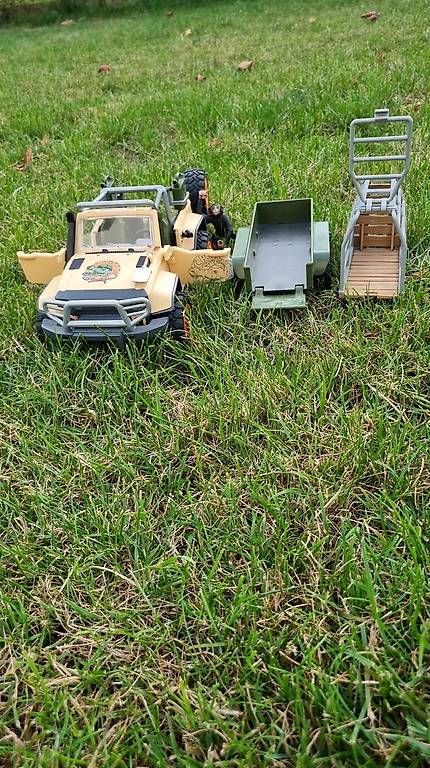 Giocattoli: Jeep Schleich wildlife avec remorque  – Usato da St-Sulpice VD venduto da rog_c28g 2