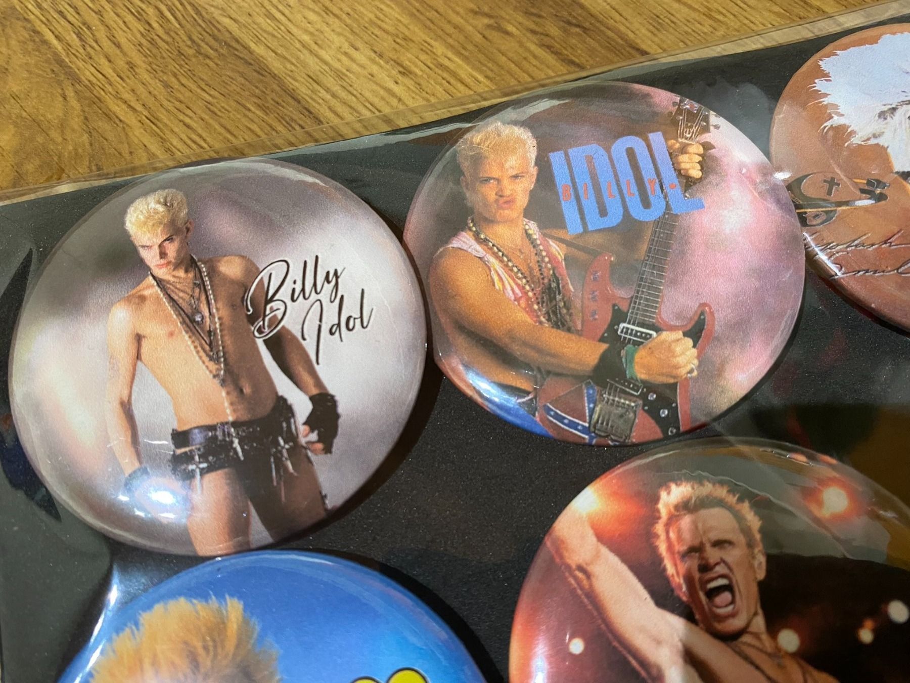 Plaketten & Abzeichen: Billy Idol Pin Ansteck & Magnet Badges, Neu! – Neu (gemäss Beschreibung) aus Basel von FatCatPacksTheRatt 6