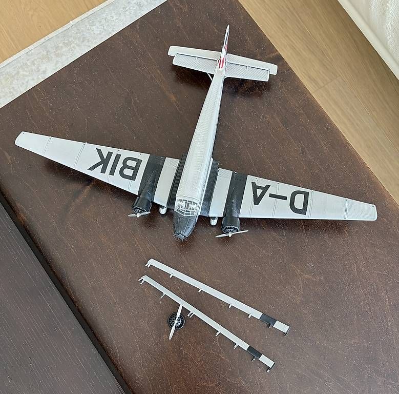 Kit di modellismo & Modellini statici: Modellflugzeug von Schuco – Usato da Kilchberg ZH venduto da rom_6bf7 1