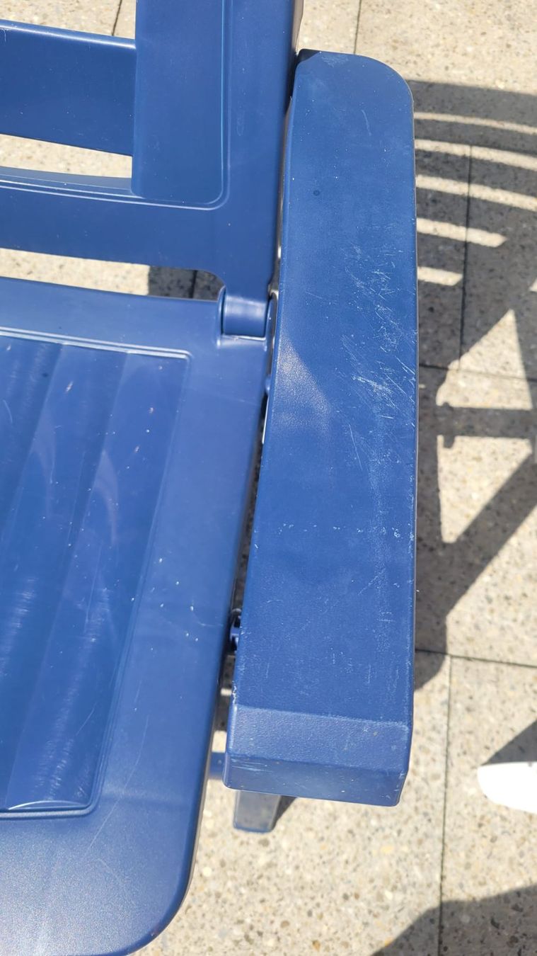 Sedie: Blauer Gartenstuhl, ideal für Balkon oder Terrasse – Usato da Zürich venduto da nor_7dpx 2