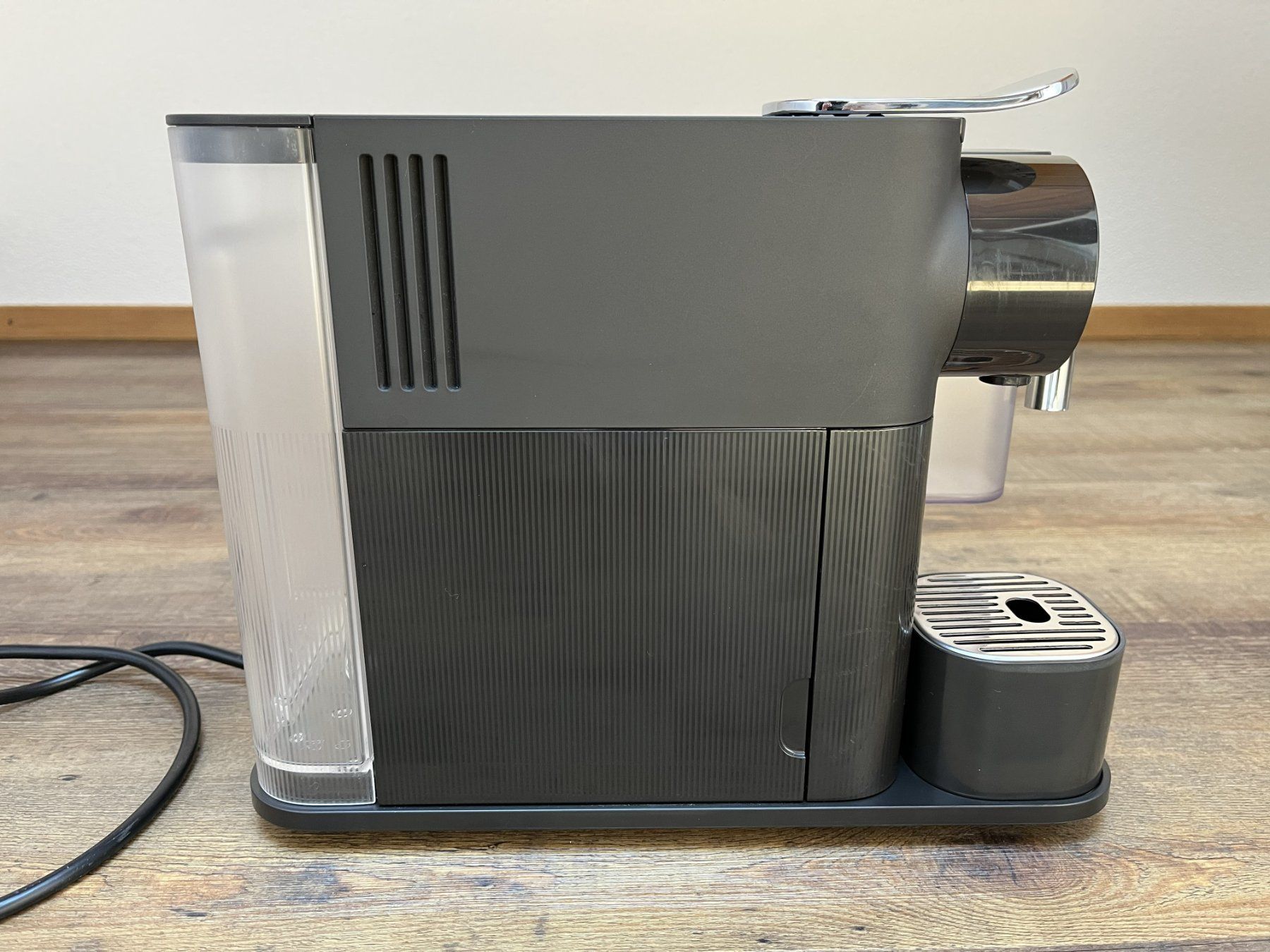 De'Longhi Macchine per caffè & Macchine per espresso: De'Longhi Lattissima One – Usato da Grosshöchstetten venduto da Professio7 4