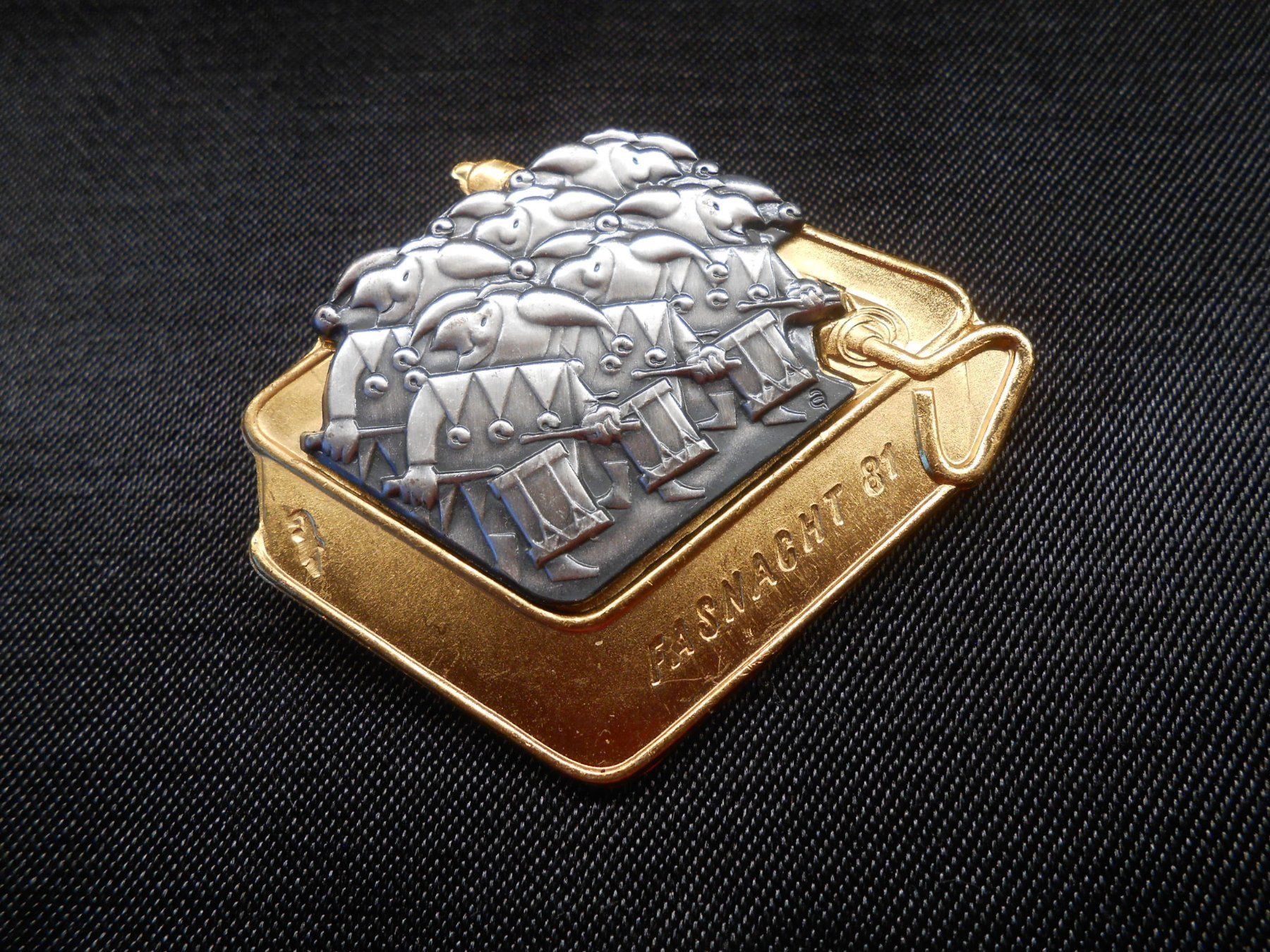 Medaglie: Basler Fasnacht "Blaggedde" 1981 - Gold – Usato da Hallwil venduto da pkaiser44 1