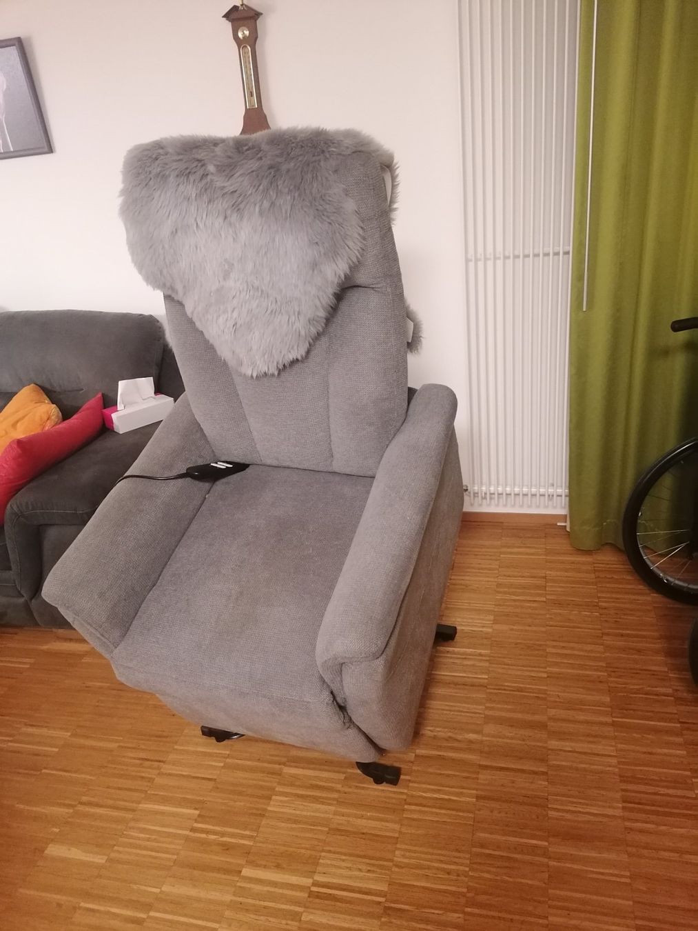 Conforama Poltrone: Relaxsessel mit Aufstehfunktion – Usato da Gossau ZH venduto da rusoft 3
